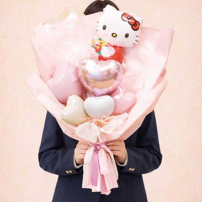 卒業を祝うキャラクターバルーンのブーケ